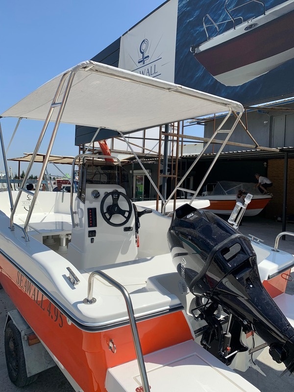 SeaWall 4.95 — orta konsol ve kıç görünümü